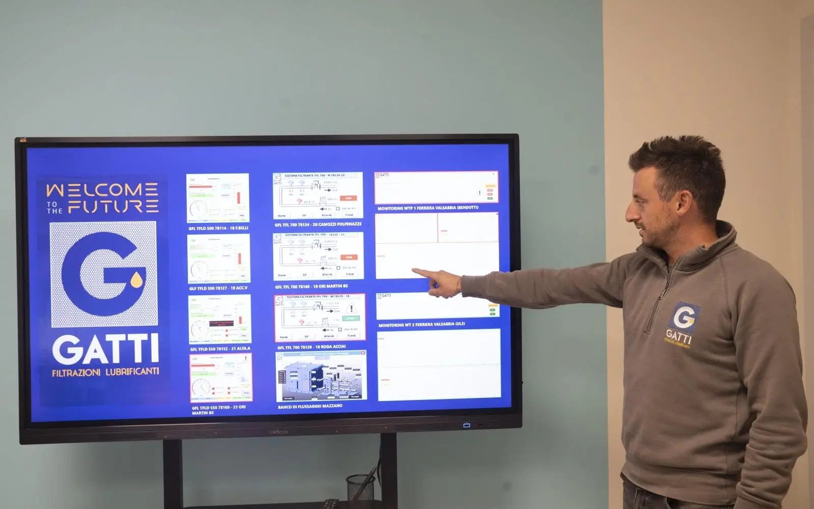 Display LED-backlit LCD per analisi programmata con Gatti Filtrazioni Lubrificanti. Tecnologia elettronica all'avanguardia.