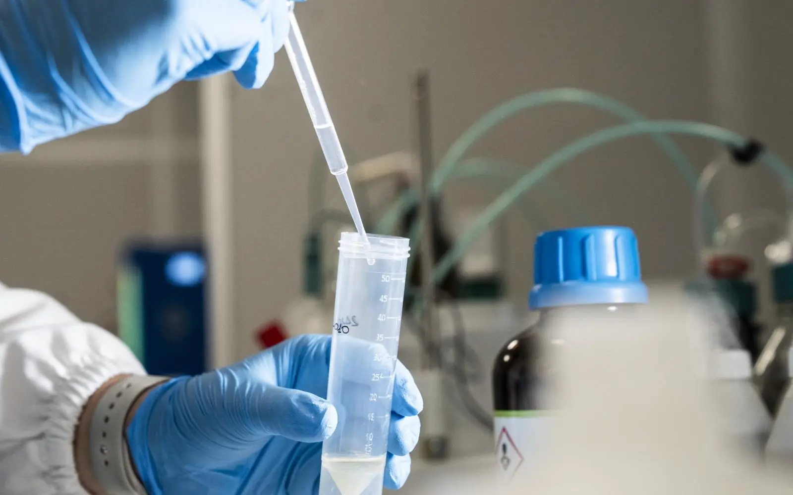 Laboratorio Gatti Filtrazioni Lubrificanti: attrezzature, ricerca e fluidi per ottimizzare la produzione.