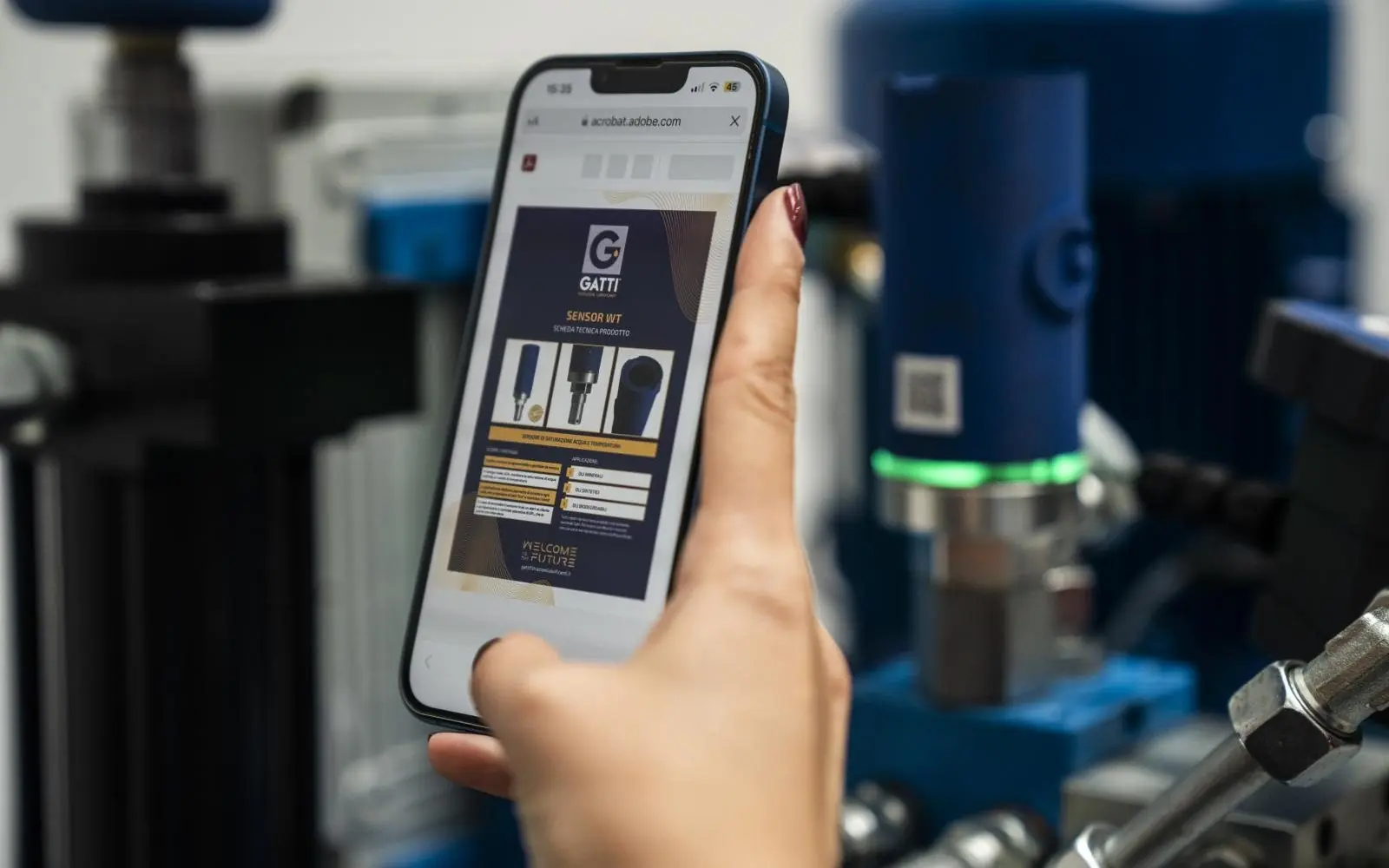 Gadget elettronico per la filtrazione dell'olio: tecnologia avanzata offerta da Gatti Filtrazioni Lubrificanti.